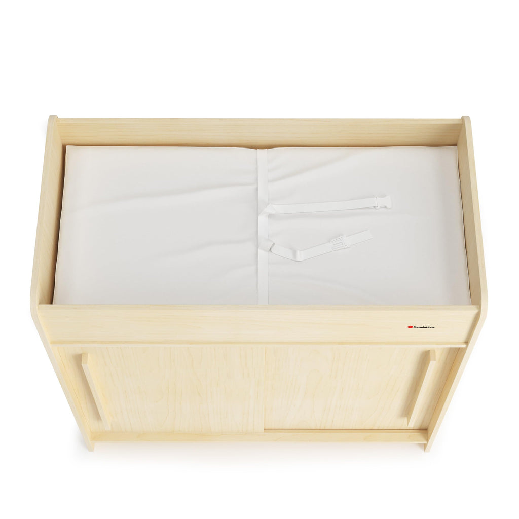Daycare Changing Table with Built-in Shelving Y9228